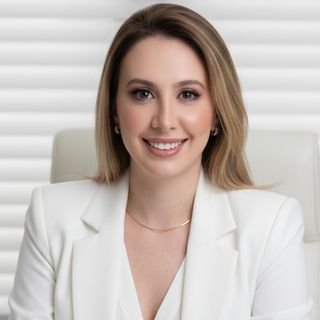 Dra. Renata Cury