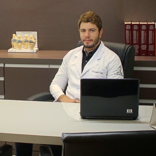Dr. Lucas Cruz