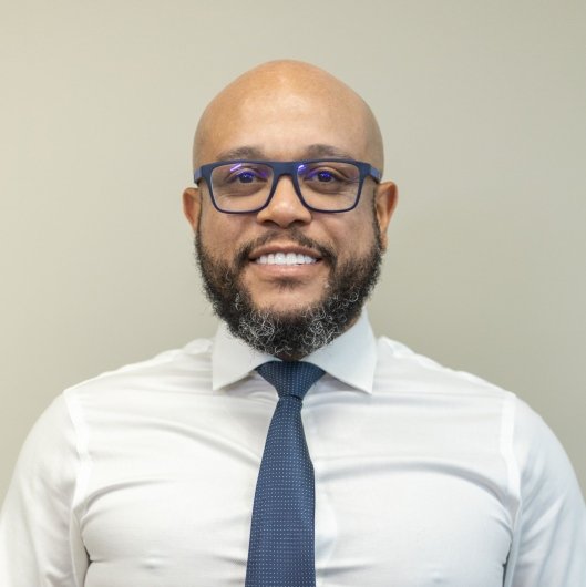 Dr. Clayton de Paula