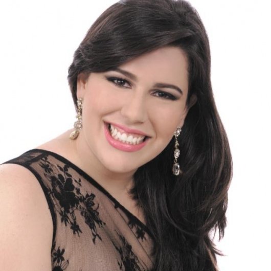 Dra. Viviane Fernandes