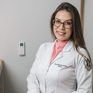 Dra. Ana Flávia Schavetock Vieira
