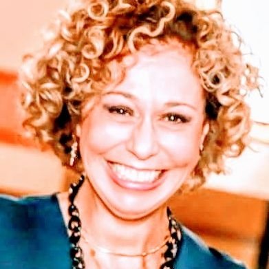 Dra. Adriana de Medeiros Nogueira de Azevedo