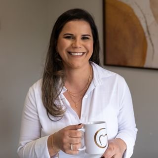 Dra. Gisele Pinheiro de Camargo