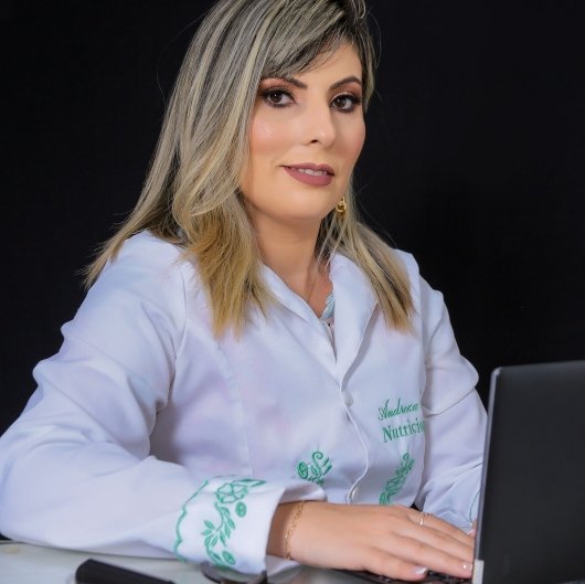 Dra. Andreza Neves