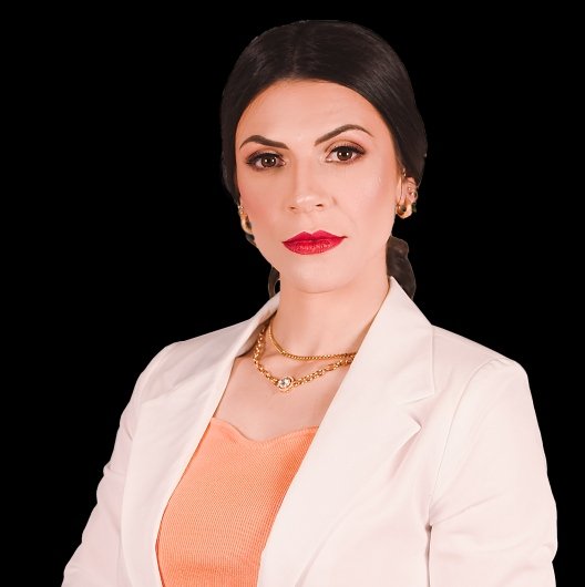 Dra. Cristiane Lopes Coral