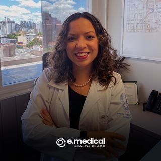 Dra. Kelly Freire