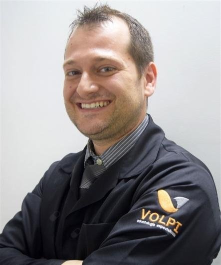 Dr. Gustavo Cenamo Volpi