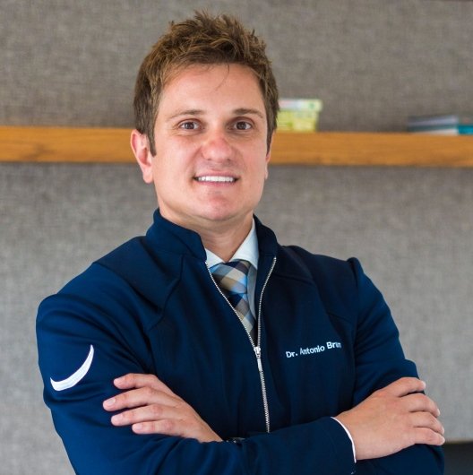 Dr. Antonio Brum