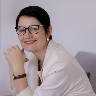 Dra. Claudia Lorena Ferlin