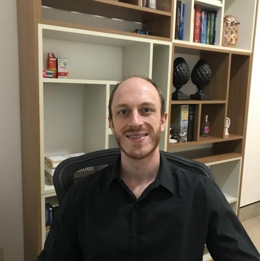 Dr. Lucas Messas