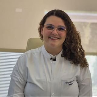 Dra. Mayara dos Santos Barboteo .