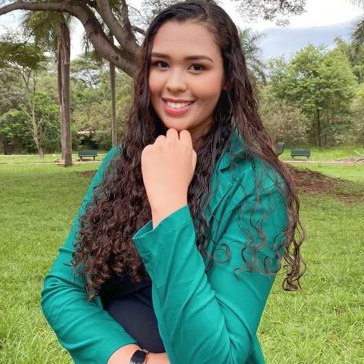 Dra. Eduarda Nascimento de Oliveira