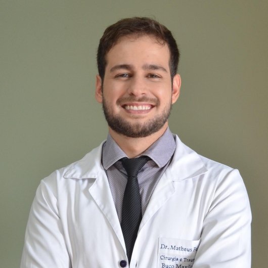 Dr. Matheus Falsarelli