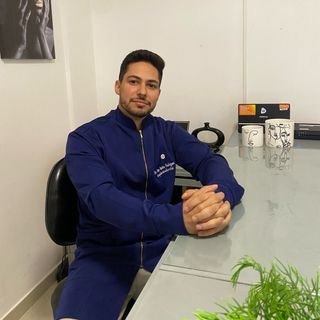 Dr. Vitor Bastos Rodrigues