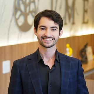 Dr. Matheus Ferrari