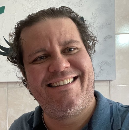 Dr. André Maia