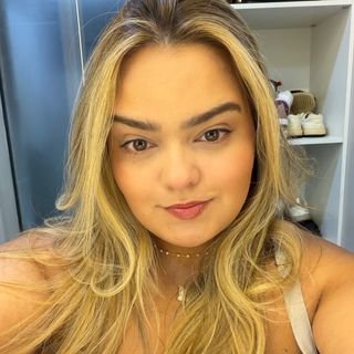 Dra. Isabella Caroline Andrade