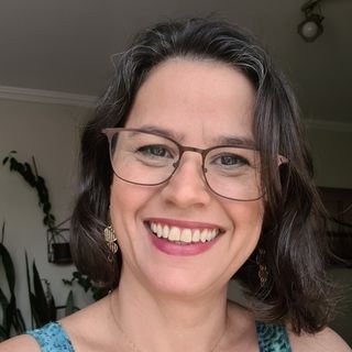 Neisa Castells Fontes Lourença