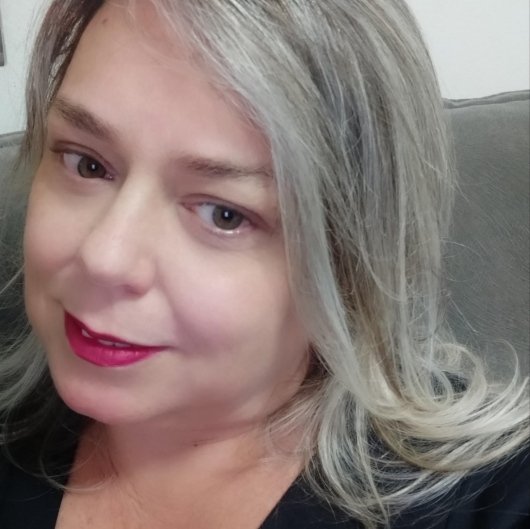 Dra. Cláudia Fogaça Adomaitis