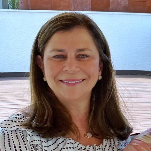 Dra. Silvane Maria Calil Vicente Franco de Souza
