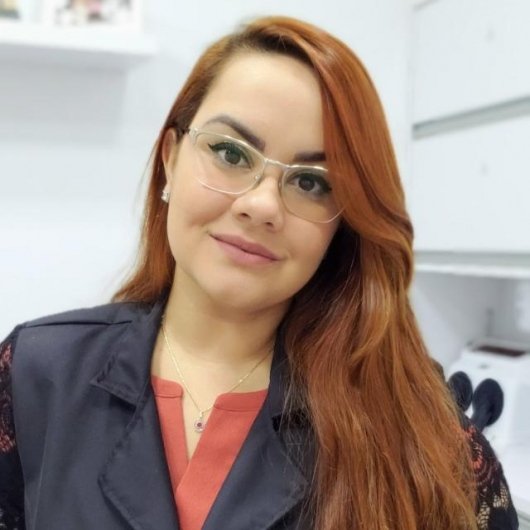 Dra. Vanessa Macedo Da Luz E Silva Caldas