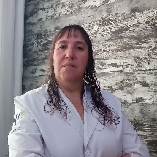 Ana Cláudia Magalhães Lara