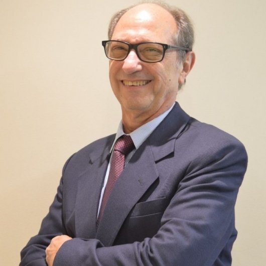Dr. Elias Feld