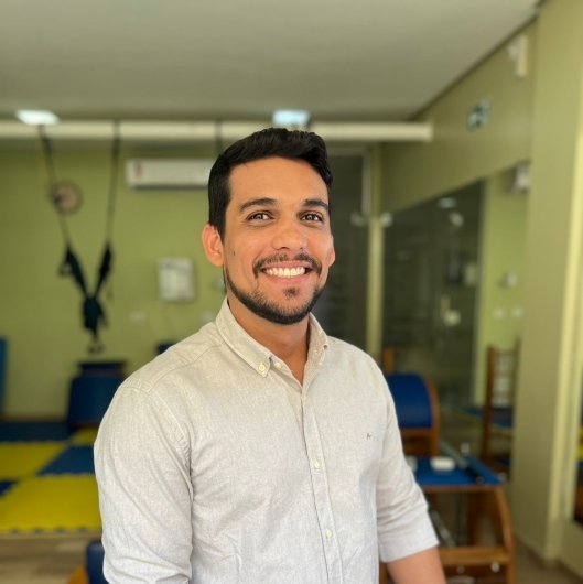 Dr. Francisco Dimitre R. Pereira Santos