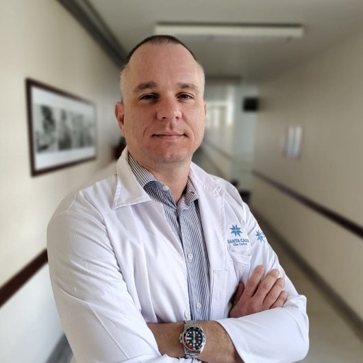 Dr. Gustavo Munno