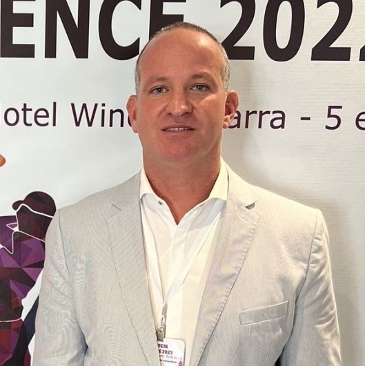 Dr. Daniel Casz
