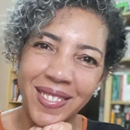 Dra. Helaine Costa