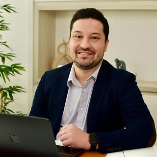 Dr. Carlos Amaral
