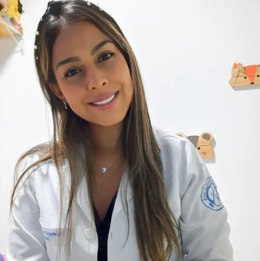 Dra. Julianne Camilo de Araujo