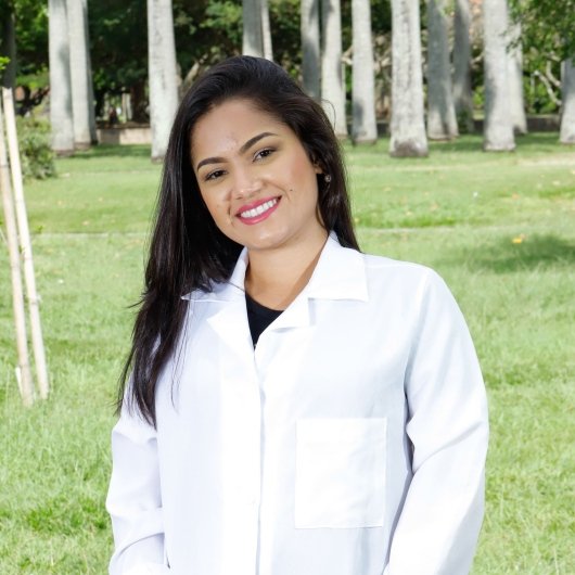 Dra. Evelyn Couto de Melo