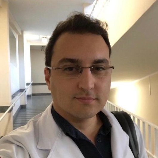Dr. Carlos Eduardo Ferrarez