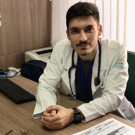 Dr. Gustavo Micena