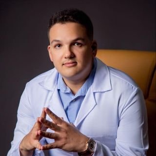 Dr. Leonardo Santos