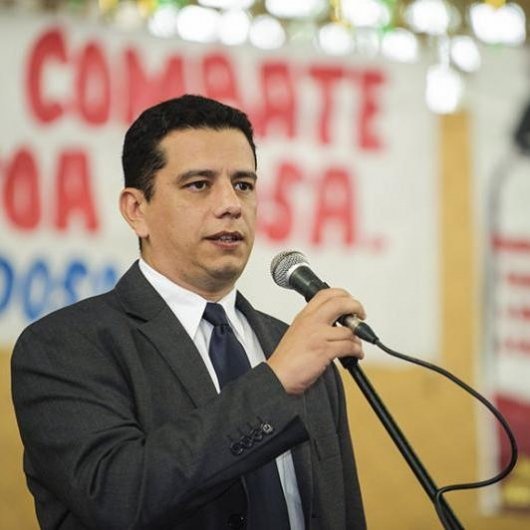 Dr. Adriano Goulart