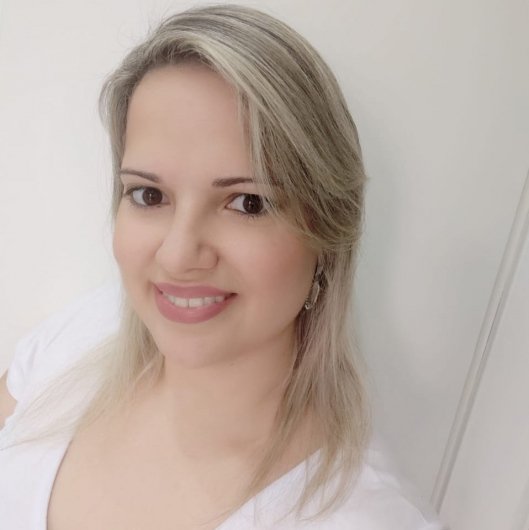 Dra. Márcia Azevedo