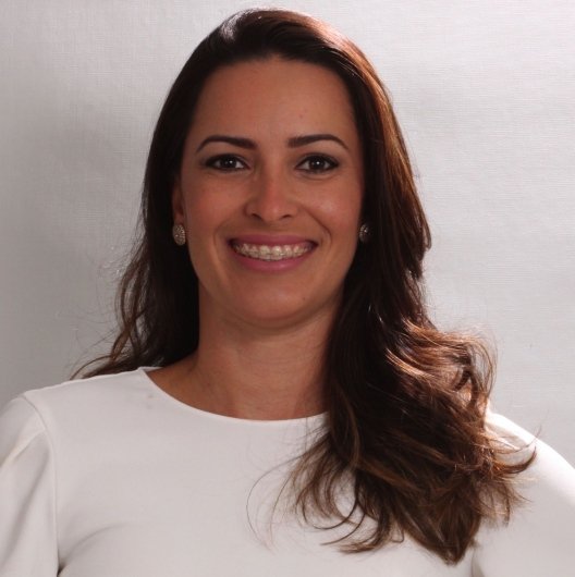 Dra. Renata Barbosa