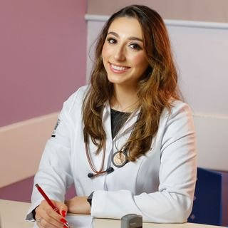 Dra. Monique Noscetti Martins