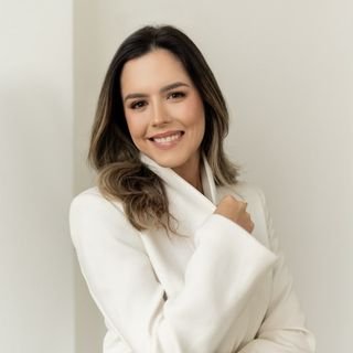 Dra. Thaís Ruela Martins