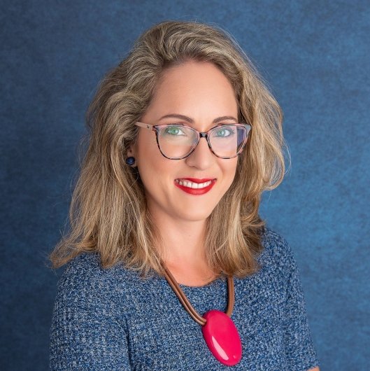 Dra. Bruna Velasques