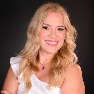 Dra. Fabiola Lopes