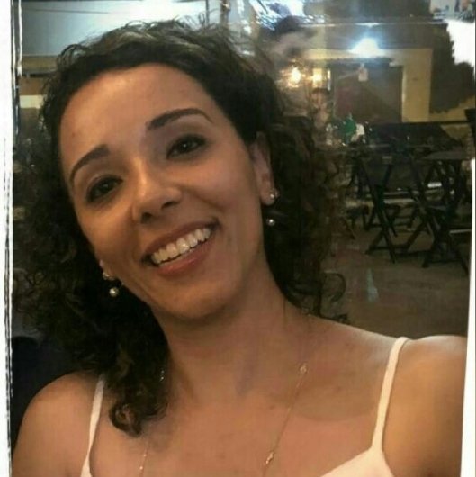 Dra. Esther Araujo