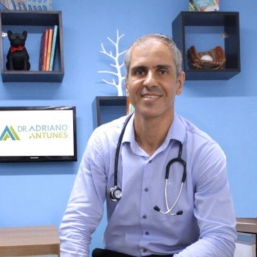 Dr. Adriano Antunes