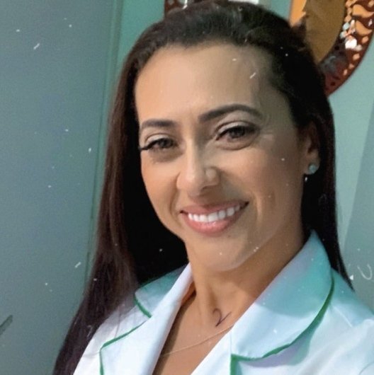 Dra. Paulla Queiroz