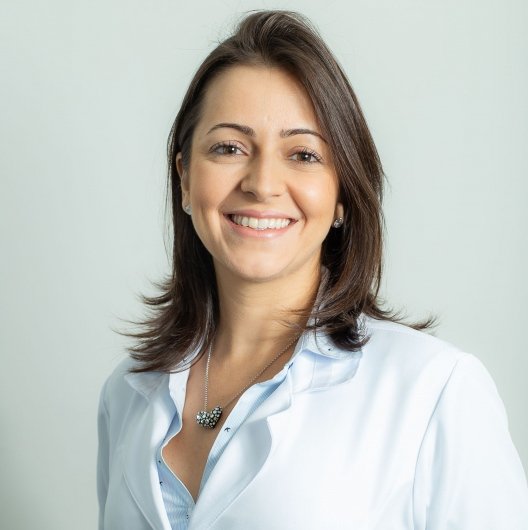 Dra. Carolina Zinato Tavares