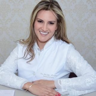 Dra. Carolini Moreira