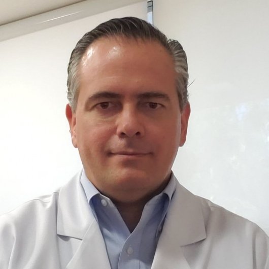 Dr. Fernando Leão